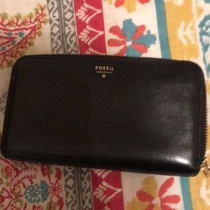 Fossil leather zipper wallet
